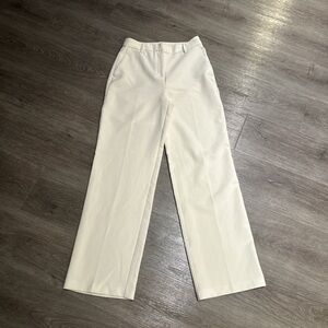 Beige high-waisted straight-leg trousers with pockets #preppy #workwear
